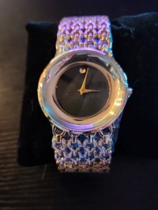 Elegant Gold-Tone Women\'s Dress Watch with Black Dial main image 4